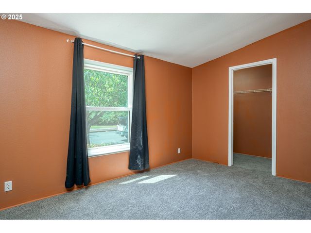 2031 Sw ALEXANDRIA St 110, Mc Minnville, OR 97128
