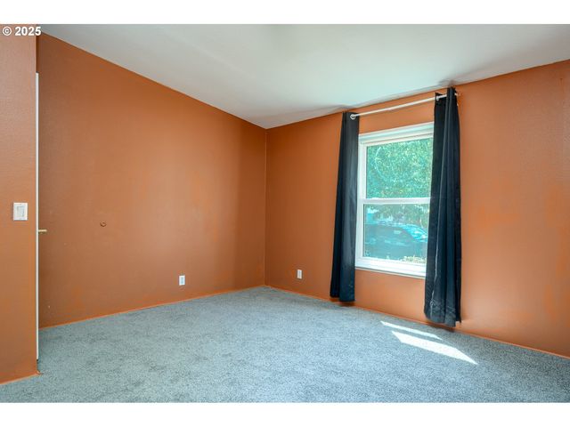2031 Sw ALEXANDRIA St 110, Mc Minnville, OR 97128