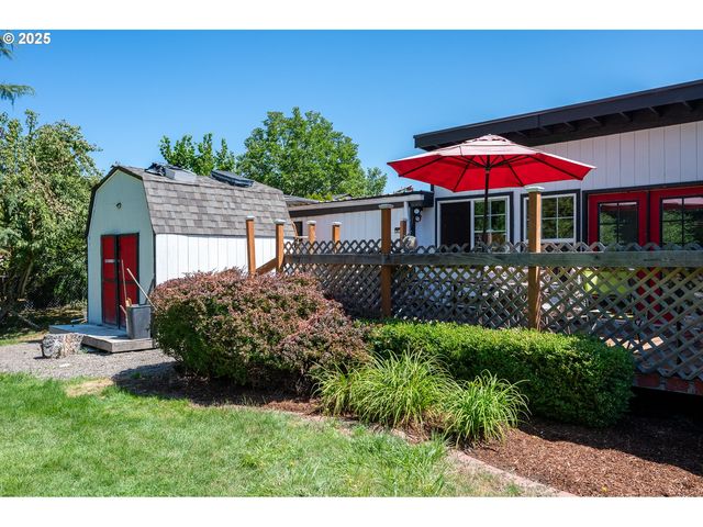 2031 Sw ALEXANDRIA St 110, Mc Minnville, OR 97128