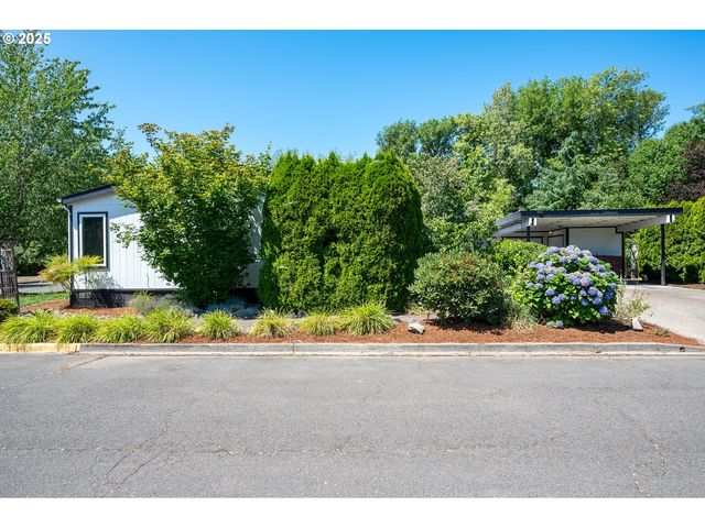2031 Sw ALEXANDRIA St 110, Mc Minnville, OR 97128