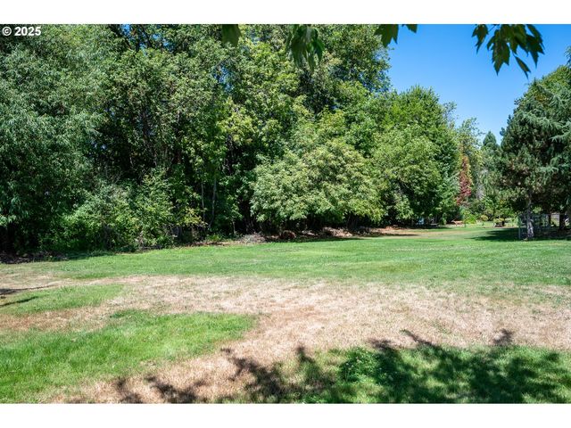 2031 Sw ALEXANDRIA St 110, Mc Minnville, OR 97128