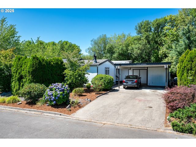 2031 Sw ALEXANDRIA St 110, Mc Minnville, OR 97128