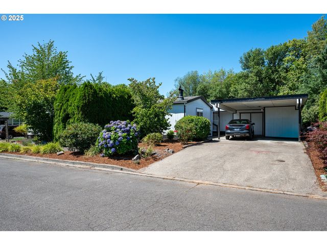 2031 Sw ALEXANDRIA St 110, Mc Minnville, OR 97128