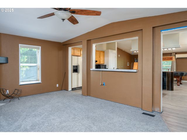 2031 Sw ALEXANDRIA St 110, Mc Minnville, OR 97128