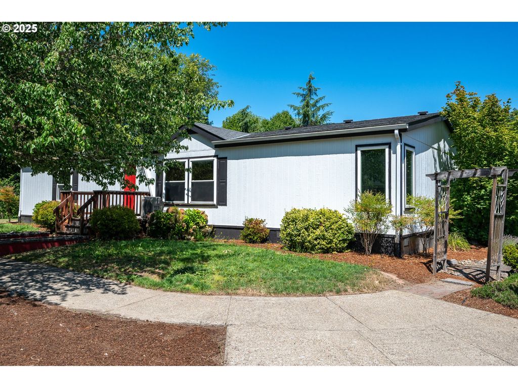 2031 Sw ALEXANDRIA St 110, Mc Minnville, OR 97128