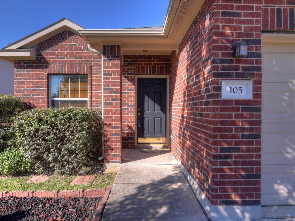 105 Pecanwood N, Kyle, TX 78640