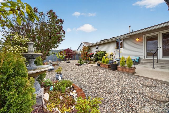 654 E Oak Tree Circle, Sequim, WA 98382