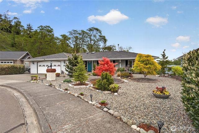 654 E Oak Tree Circle, Sequim, WA 98382