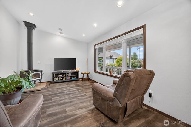 654 E Oak Tree Circle, Sequim, WA 98382
