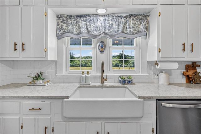 2556 Highway Trion Highway, La Fayette, GA 30728