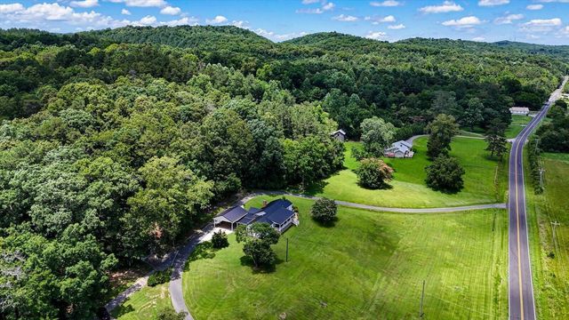 2556 Highway Trion Highway, La Fayette, GA 30728