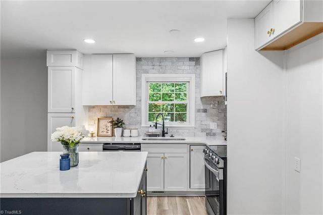 107 Ben Nevis Drive, Kernersville, NC 27284