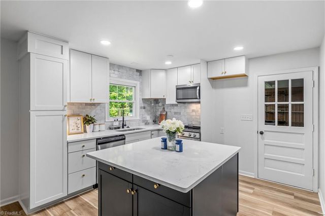 107 Ben Nevis Drive, Kernersville, NC 27284