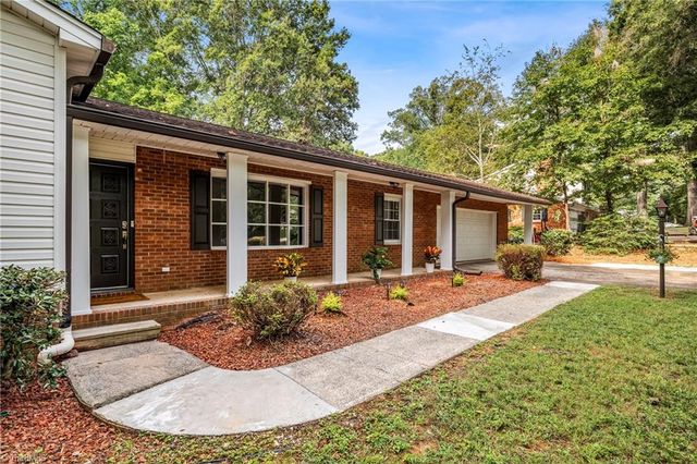 107 Ben Nevis Drive, Kernersville, NC 27284
