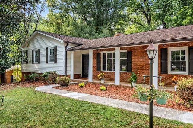 107 Ben Nevis Drive, Kernersville, NC 27284