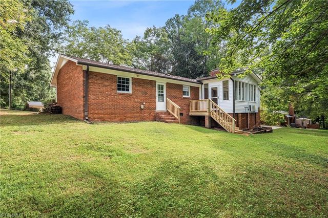 107 Ben Nevis Drive, Kernersville, NC 27284