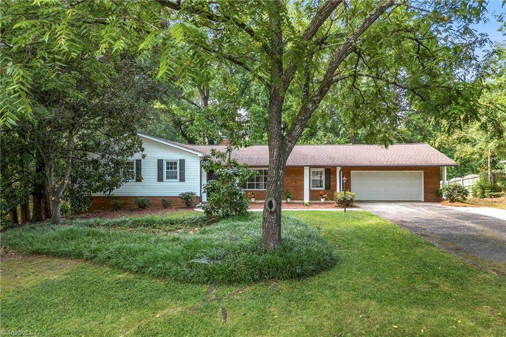 107 Ben Nevis Drive, Kernersville, NC 27284