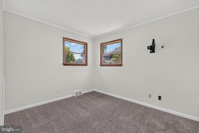 22 KENT RD, Elkton, MD 21921