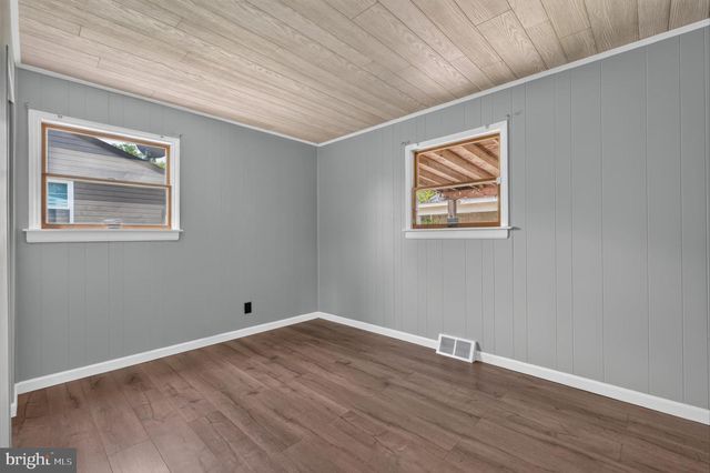 22 KENT RD, Elkton, MD 21921