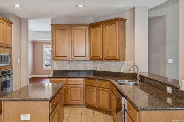 611 Enchanted Way, San Antonio, TX 78260