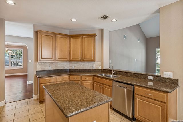 611 Enchanted Way, San Antonio, TX 78260