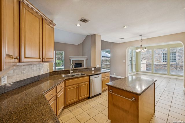 611 Enchanted Way, San Antonio, TX 78260