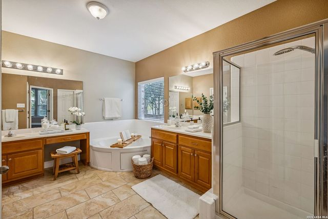 611 Enchanted Way, San Antonio, TX 78260