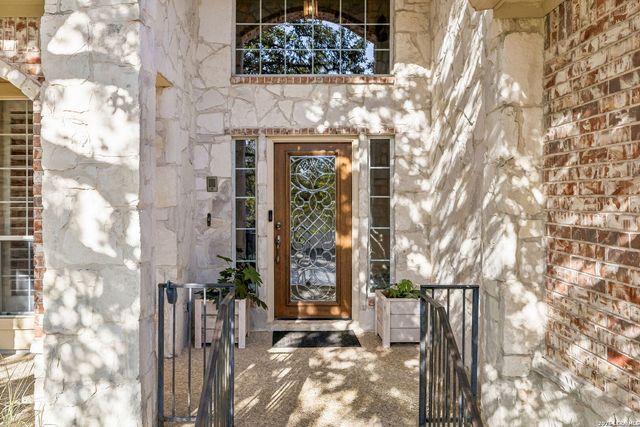 611 Enchanted Way, San Antonio, TX 78260