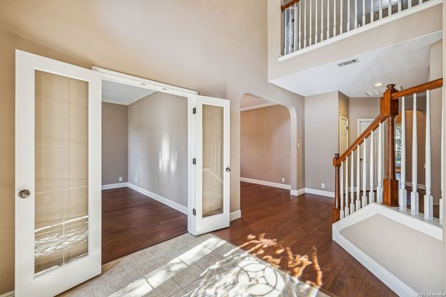 611 Enchanted Way, San Antonio, TX 78260