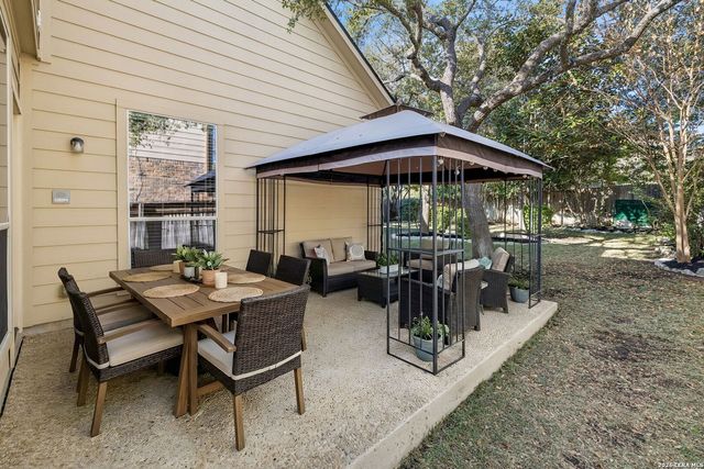 611 Enchanted Way, San Antonio, TX 78260