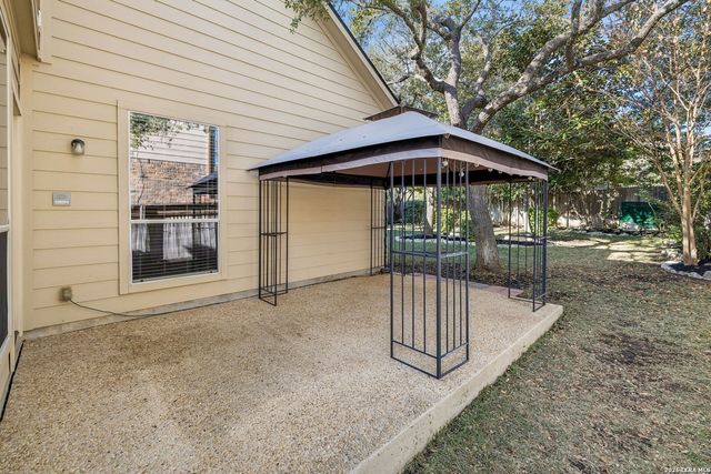 611 Enchanted Way, San Antonio, TX 78260