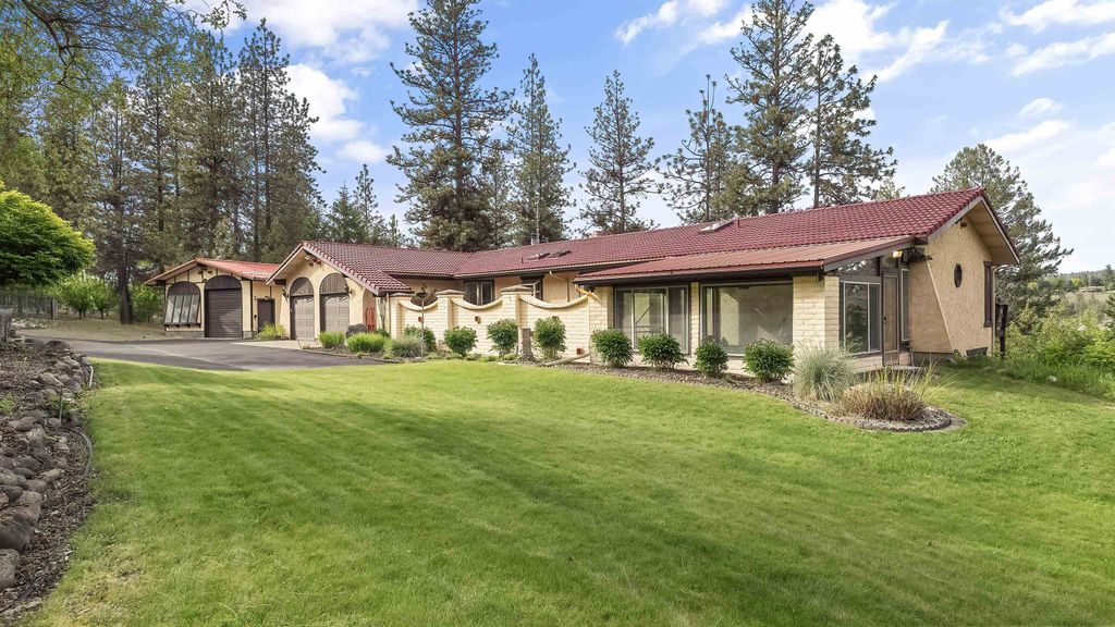 13110 W Charles Rd, Nine Mile Falls, WA 99026