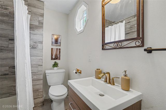 405 W 1st Avenue, Indianola, IA 50125