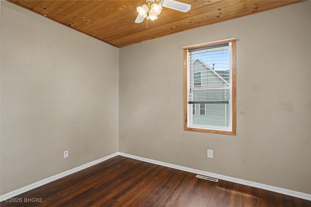 405 W 1st Avenue, Indianola, IA 50125
