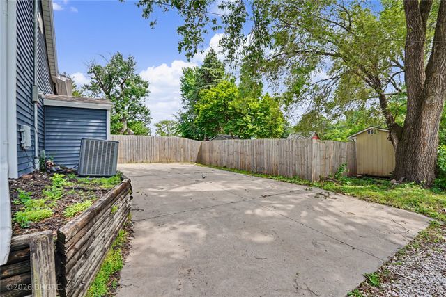 405 W 1st Avenue, Indianola, IA 50125