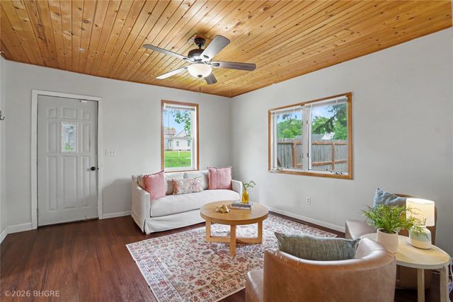 405 W 1st Avenue, Indianola, IA 50125