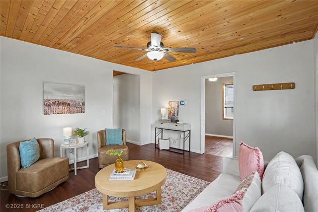 405 W 1st Avenue, Indianola, IA 50125