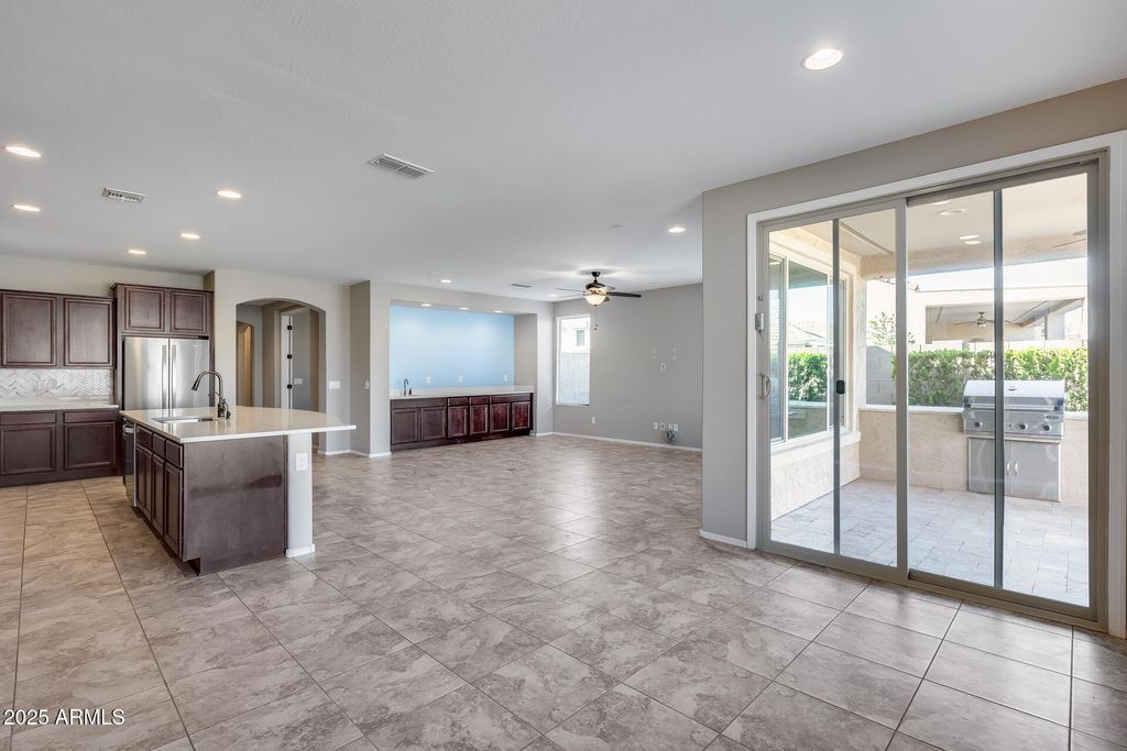 8060 W CINDER BROOK Way, Florence, AZ 85132 — photo 4