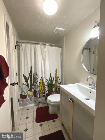 9405 CHIPPENHAM DR, Laurel, MD 20723