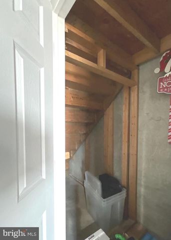 9405 CHIPPENHAM DR, Laurel, MD 20723