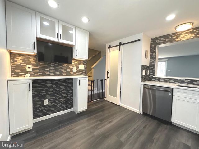 9405 CHIPPENHAM DR, Laurel, MD 20723