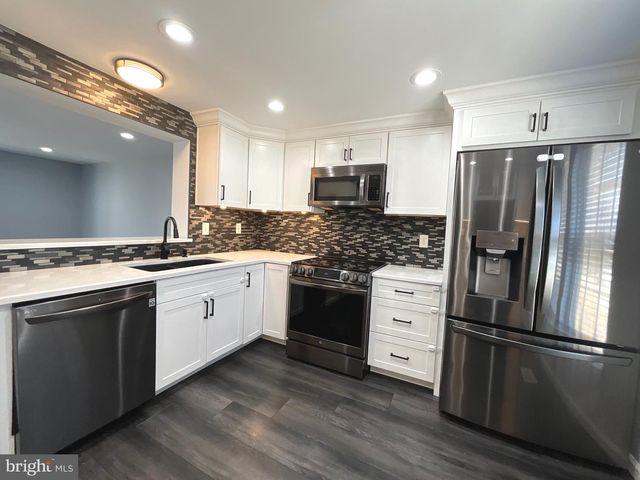 9405 CHIPPENHAM DR, Laurel, MD 20723