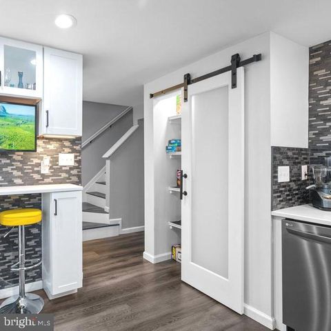 9405 CHIPPENHAM DR, Laurel, MD 20723