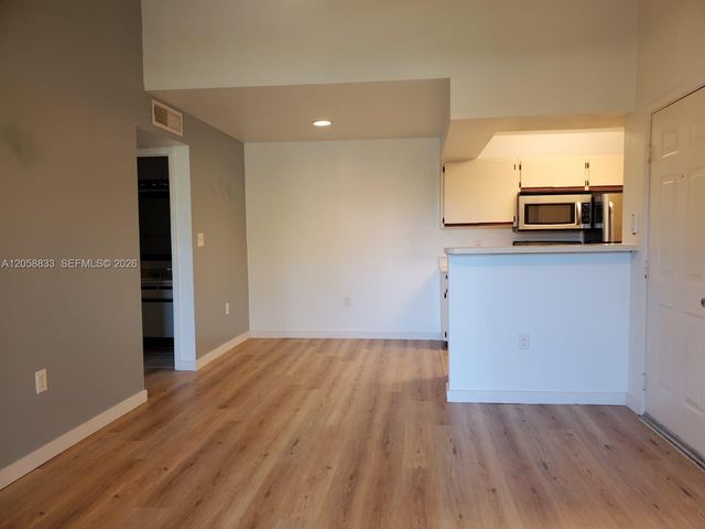 15551 SW 104th Ter 8210, Miami, FL 33196