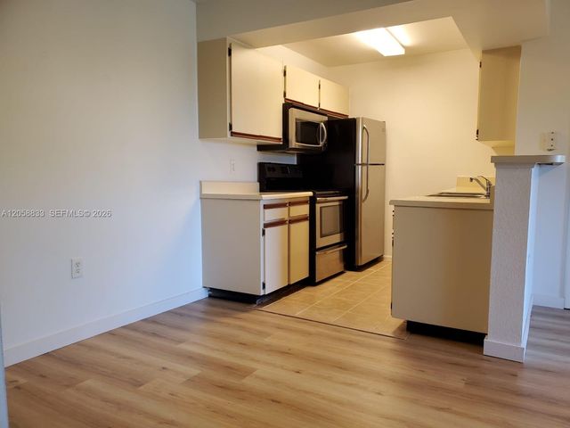 15551 SW 104th Ter 8210, Miami, FL 33196