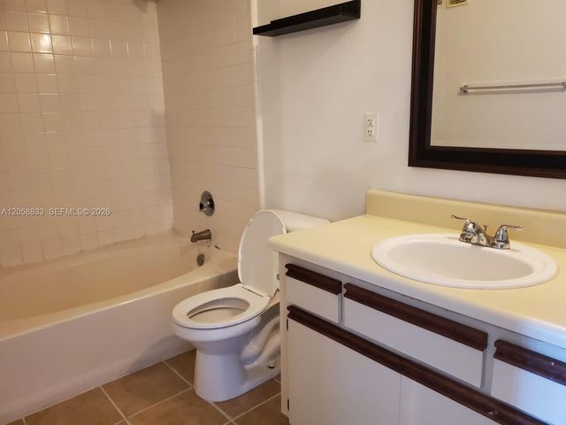 15551 SW 104th Ter 8210, Miami, FL 33196