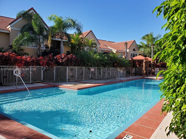 15551 SW 104th Ter 8210, Miami, FL 33196
