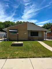24820 Culver Street, Saint Clair Shores, MI 48080