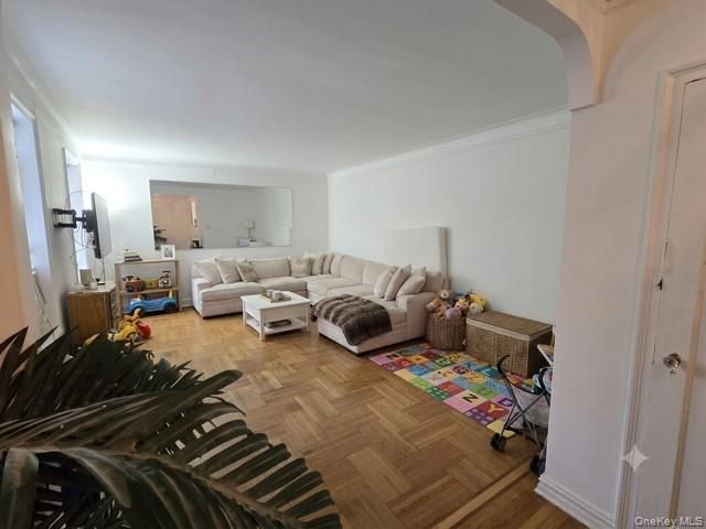 111-39 76th D10, Forest Hills, NY 11375