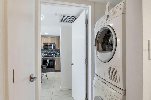 101 S GULFSTREAM AVENUE 14G, Sarasota, FL 34236